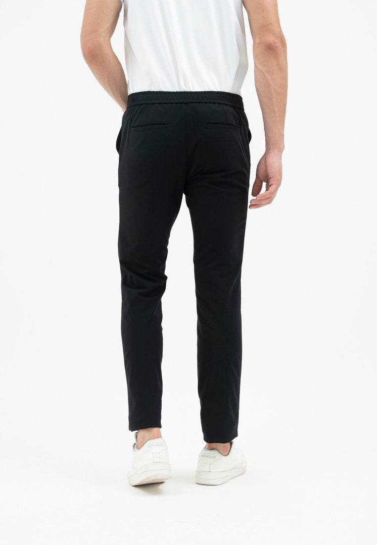 Jobb Jerico Celana Panjang Joger Modern Slim Fit Black - Image 4