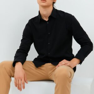 Jobb Beverly Kemeja Pria Lengan Panjang Slim Fit Hitam
