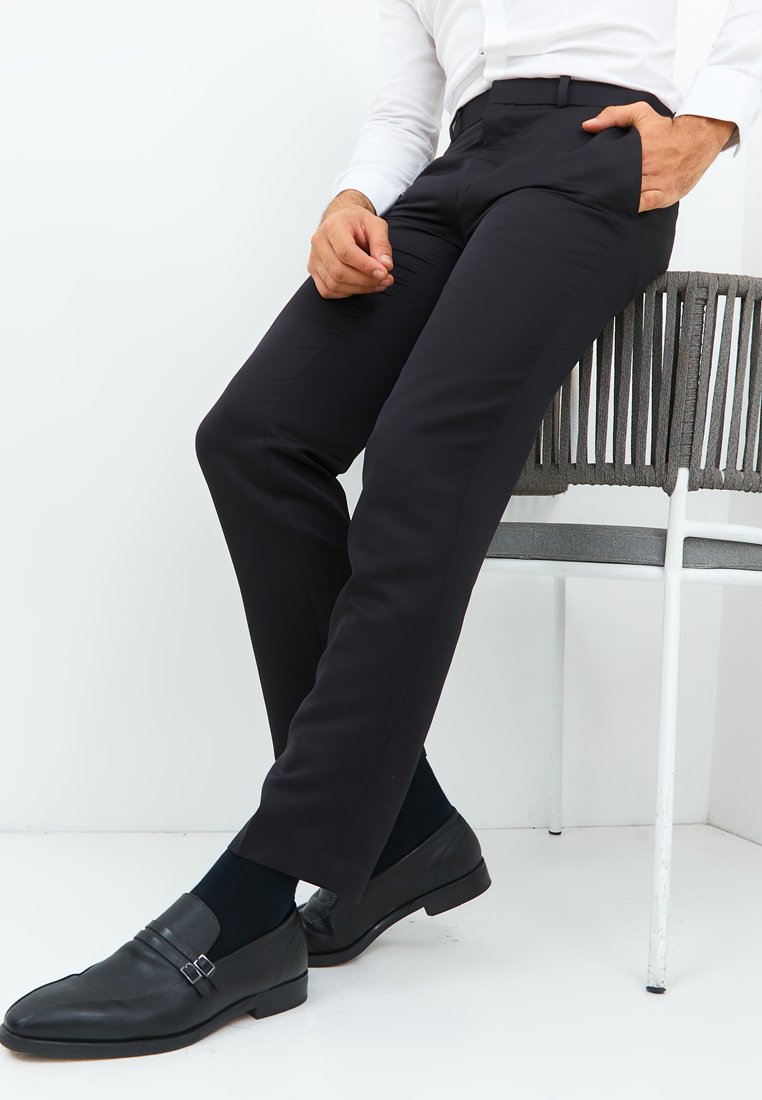 Jobb Ethan Celana Panjang Pria Slim Fit Hitam - Image 5