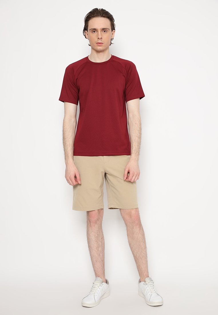 Jobb Colero Kaos Pria Slim Fit Maroon - Image 4